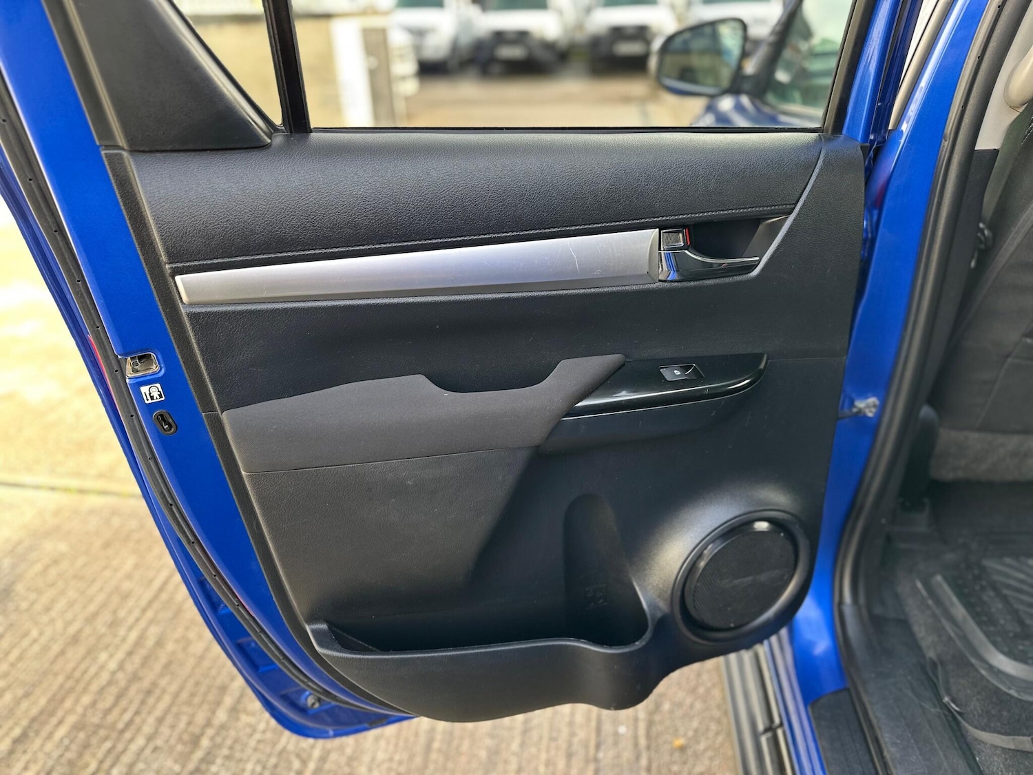 Used Toyota Hilux 2019 for sale - 77396022: Photo 49