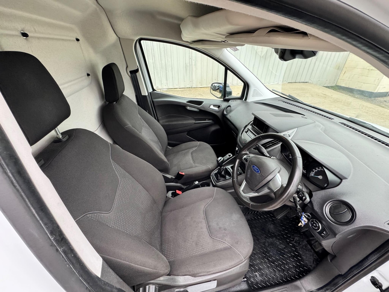 Used Ford Transit Courier 2019 for sale - 77696810: Photo 31