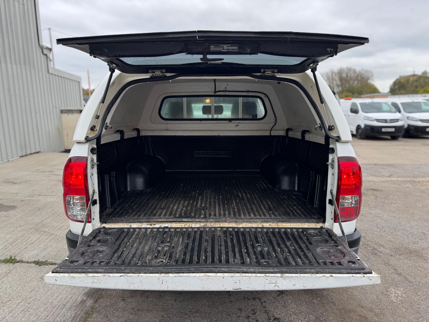 Used Toyota Hilux 2019 for sale - 76283304: Photo 14