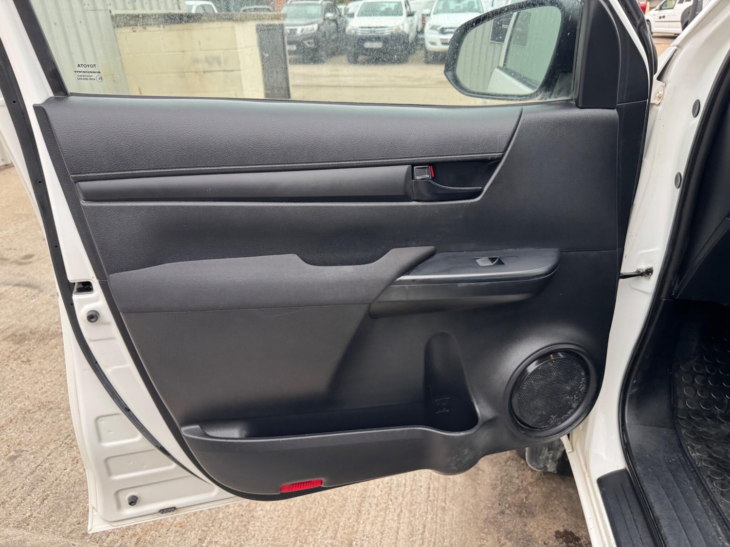 Used Toyota Hilux 2019 for sale - 76283304: Photo 18
