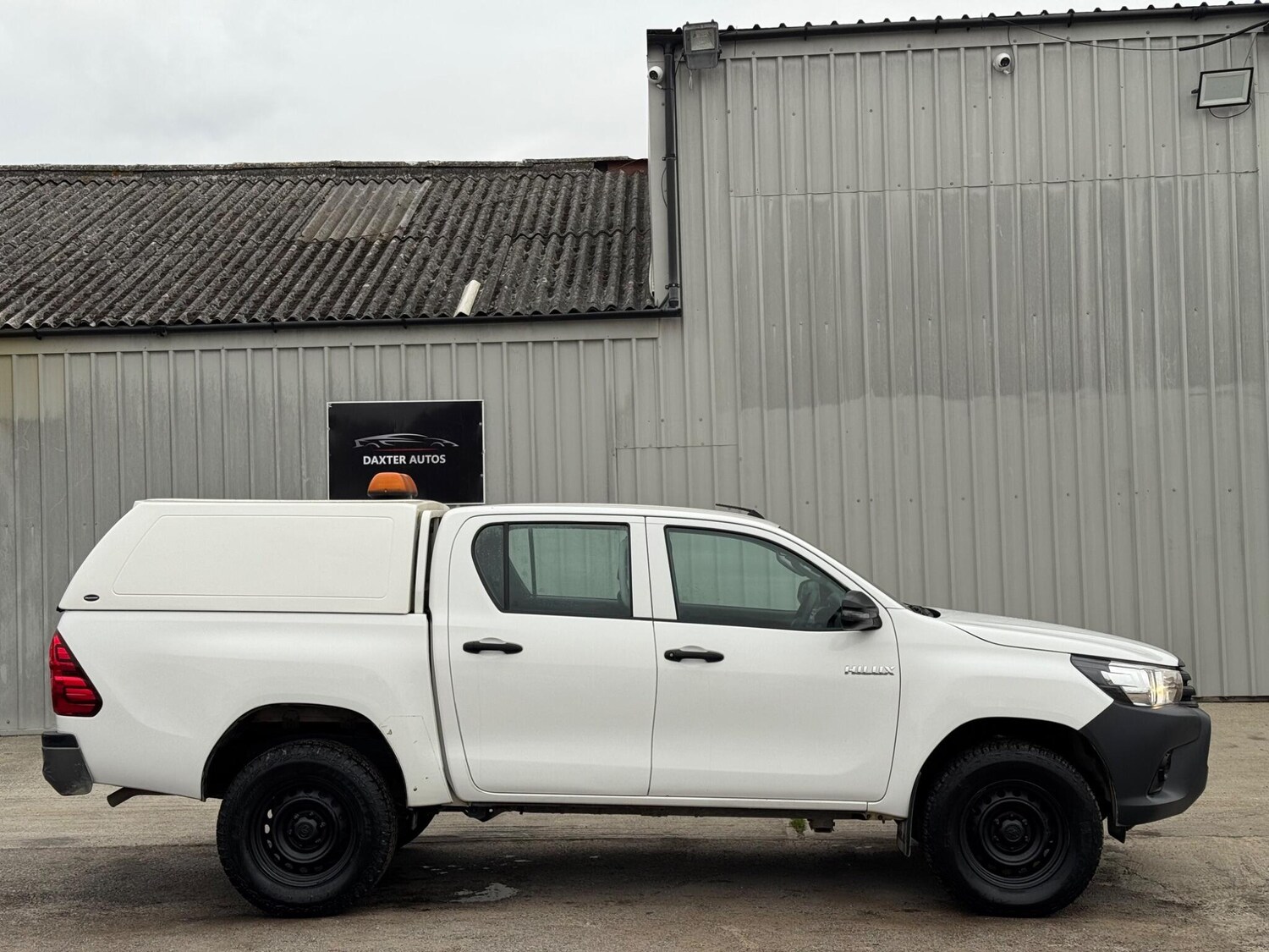 Used Toyota Hilux 2019 for sale - 76283304: Photo 22