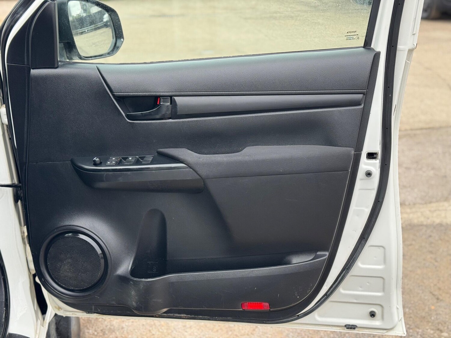 Used Toyota Hilux 2019 for sale - 76283304: Photo 34