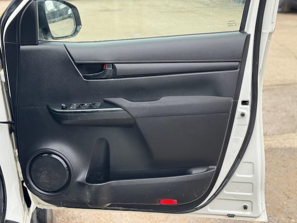 Used Toyota Hilux 2019 for sale - 76283304: Photo 34