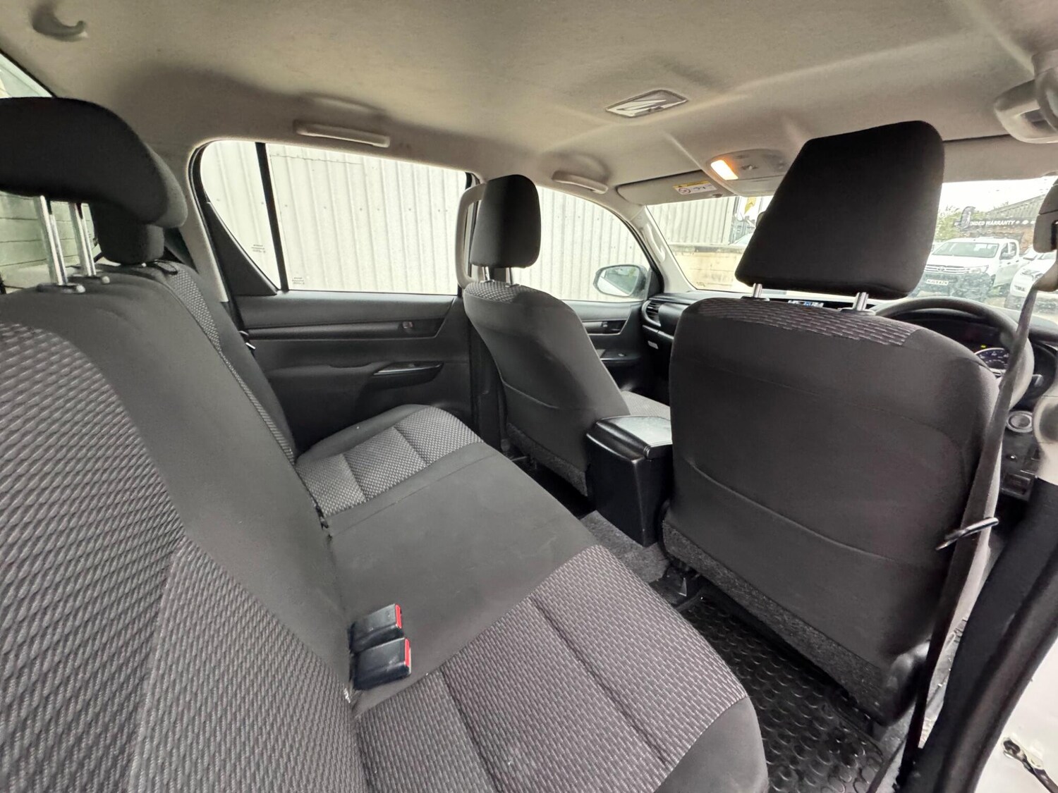 Used Toyota Hilux 2019 for sale - 76283304: Photo 48