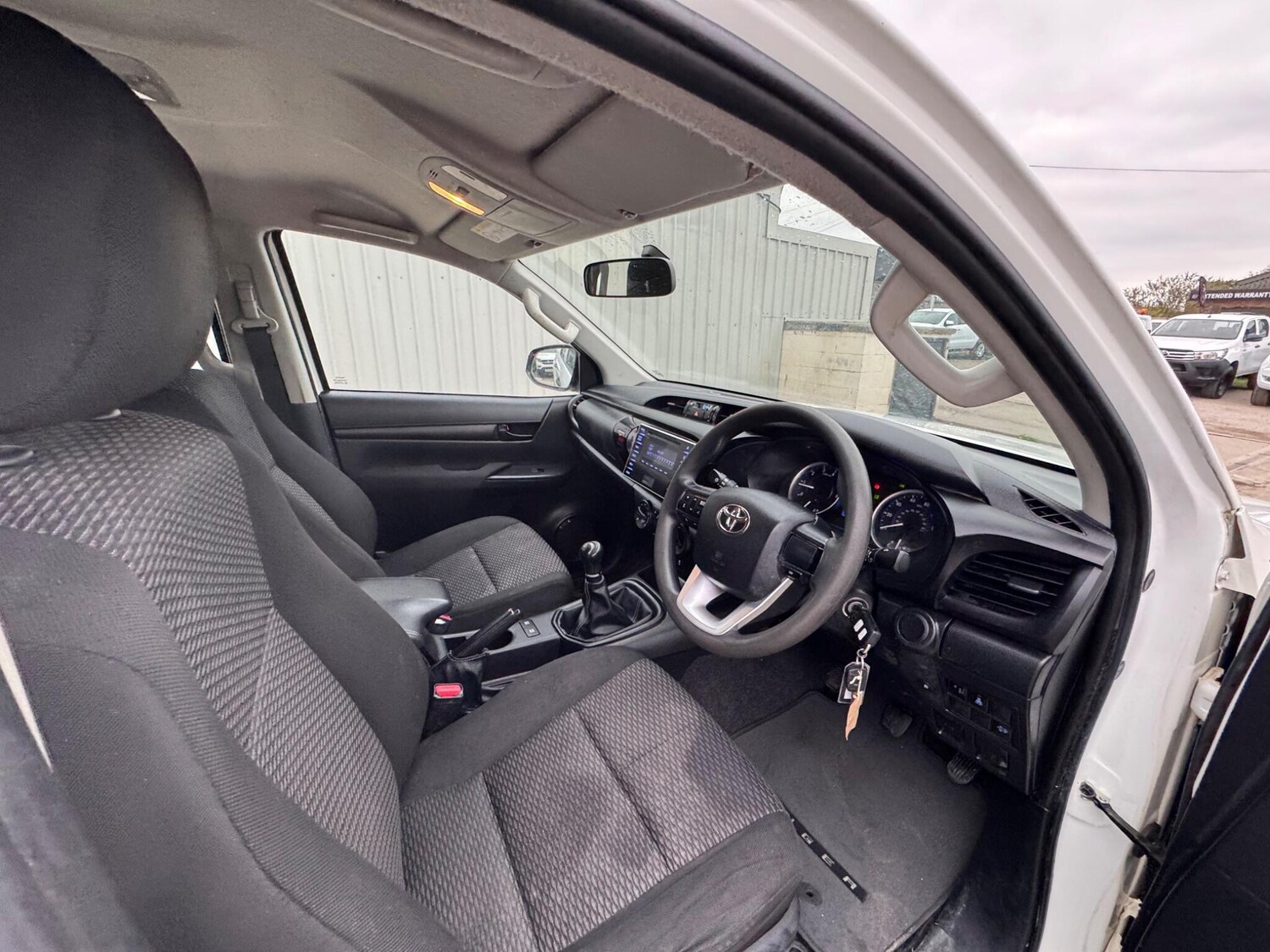 Used Toyota Hilux 2019 for sale - 76283304: Photo 50