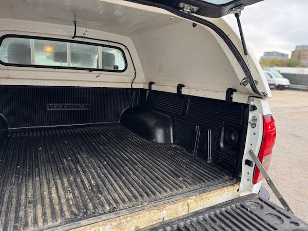 Used Toyota Hilux 2019 for sale - 76283304: Photo 53