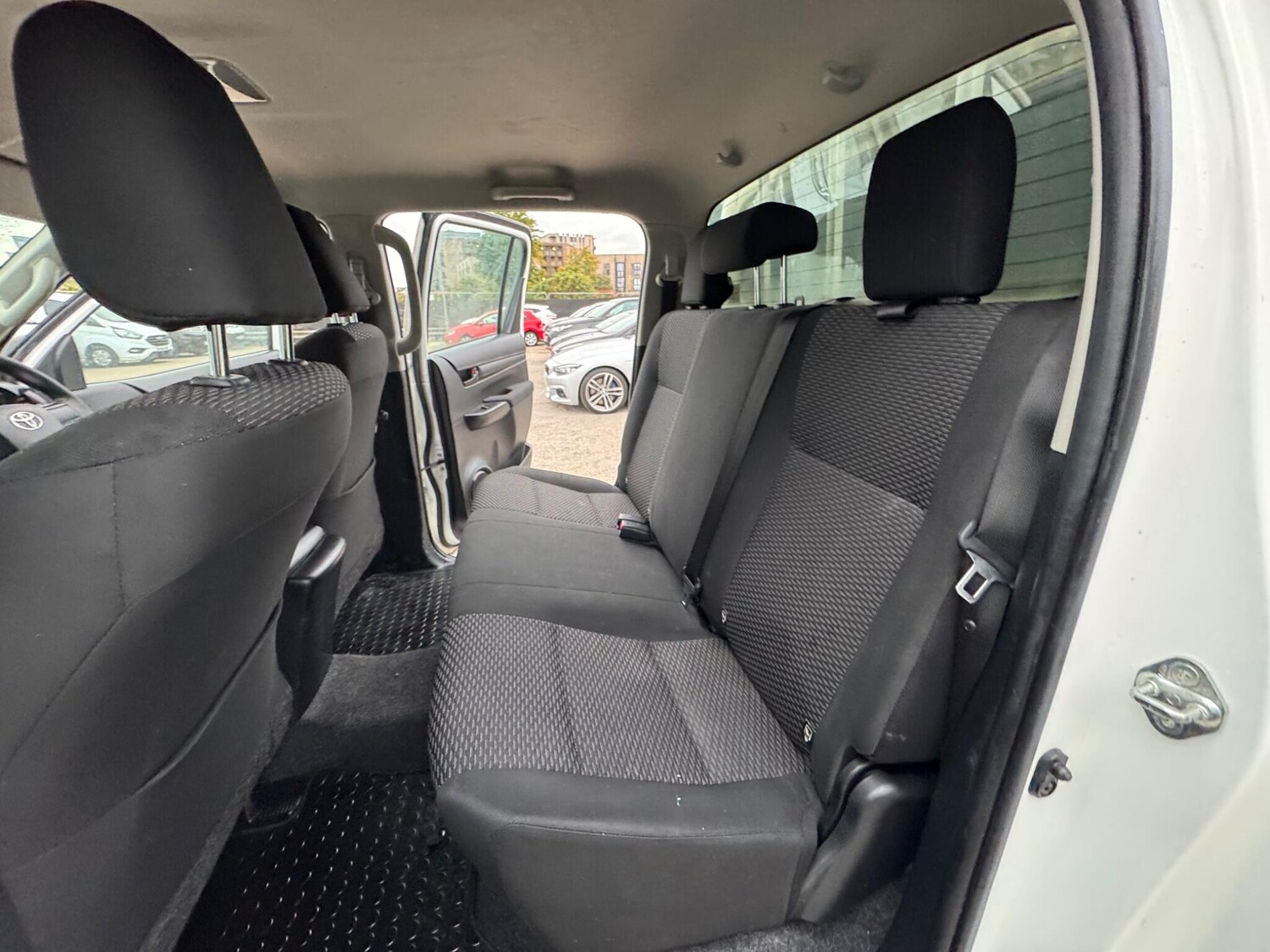 Used Toyota Hilux 2019 for sale - 76283304: Photo 56