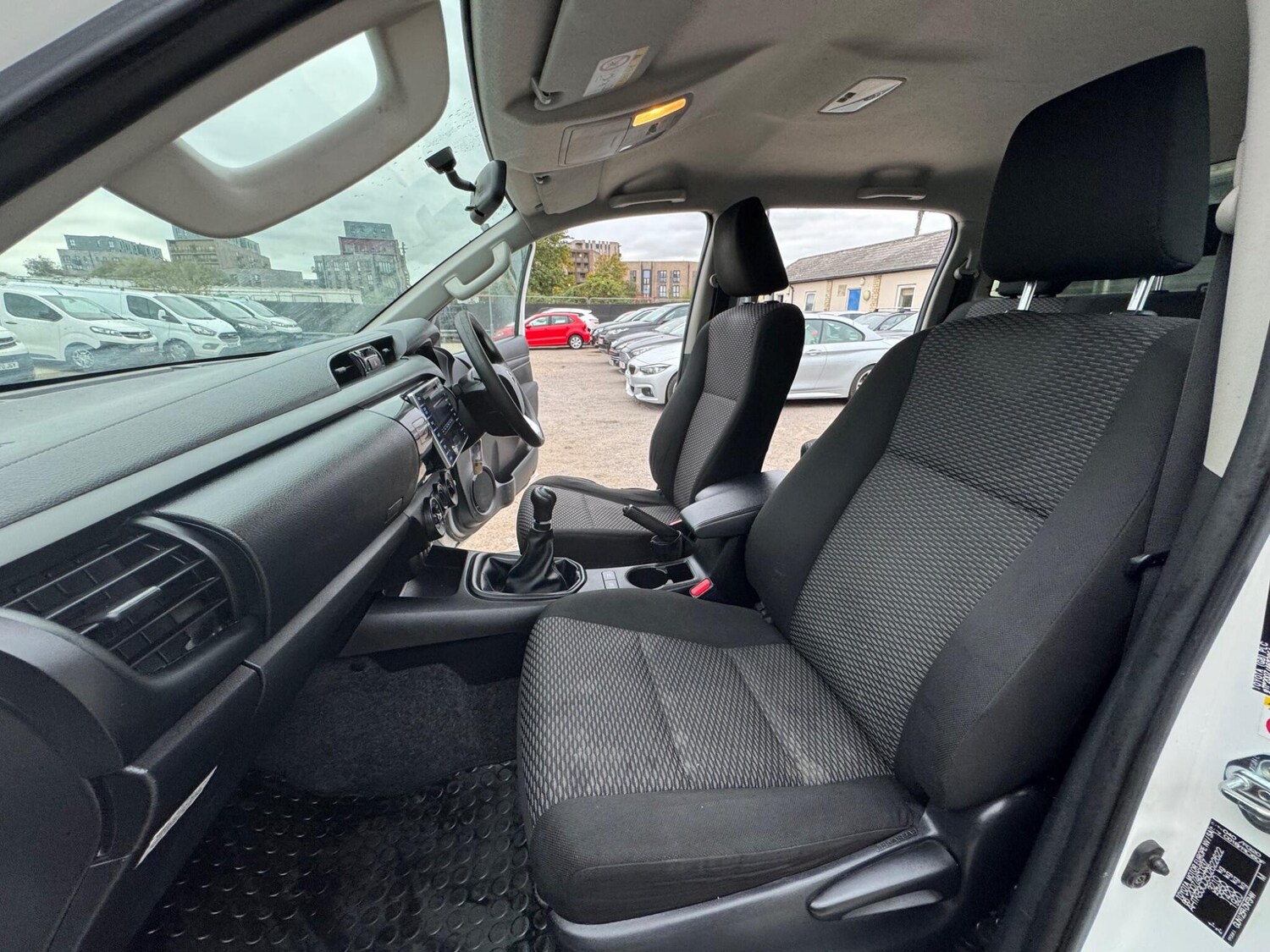 Used Toyota Hilux 2019 for sale - 76283304: Photo 59