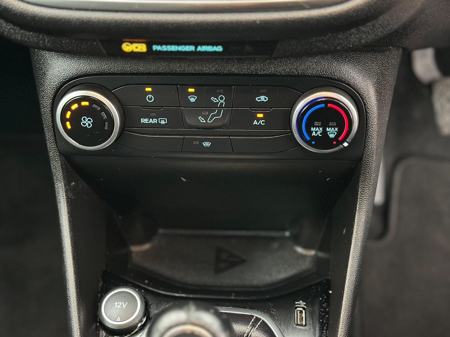 Used Ford Fiesta 2018 for sale - 76608000: Photo 32