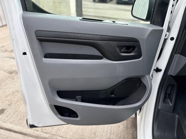 Used Vauxhall Vivaro 2019 for sale - 75990155: Photo 46