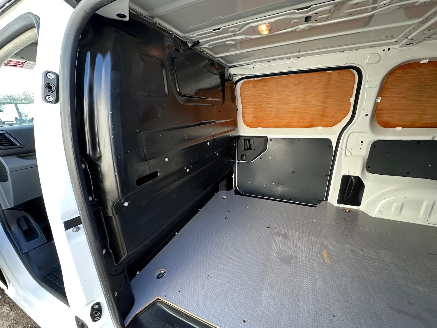 Used Vauxhall Vivaro 2020 for sale - 77255155: Photo 52