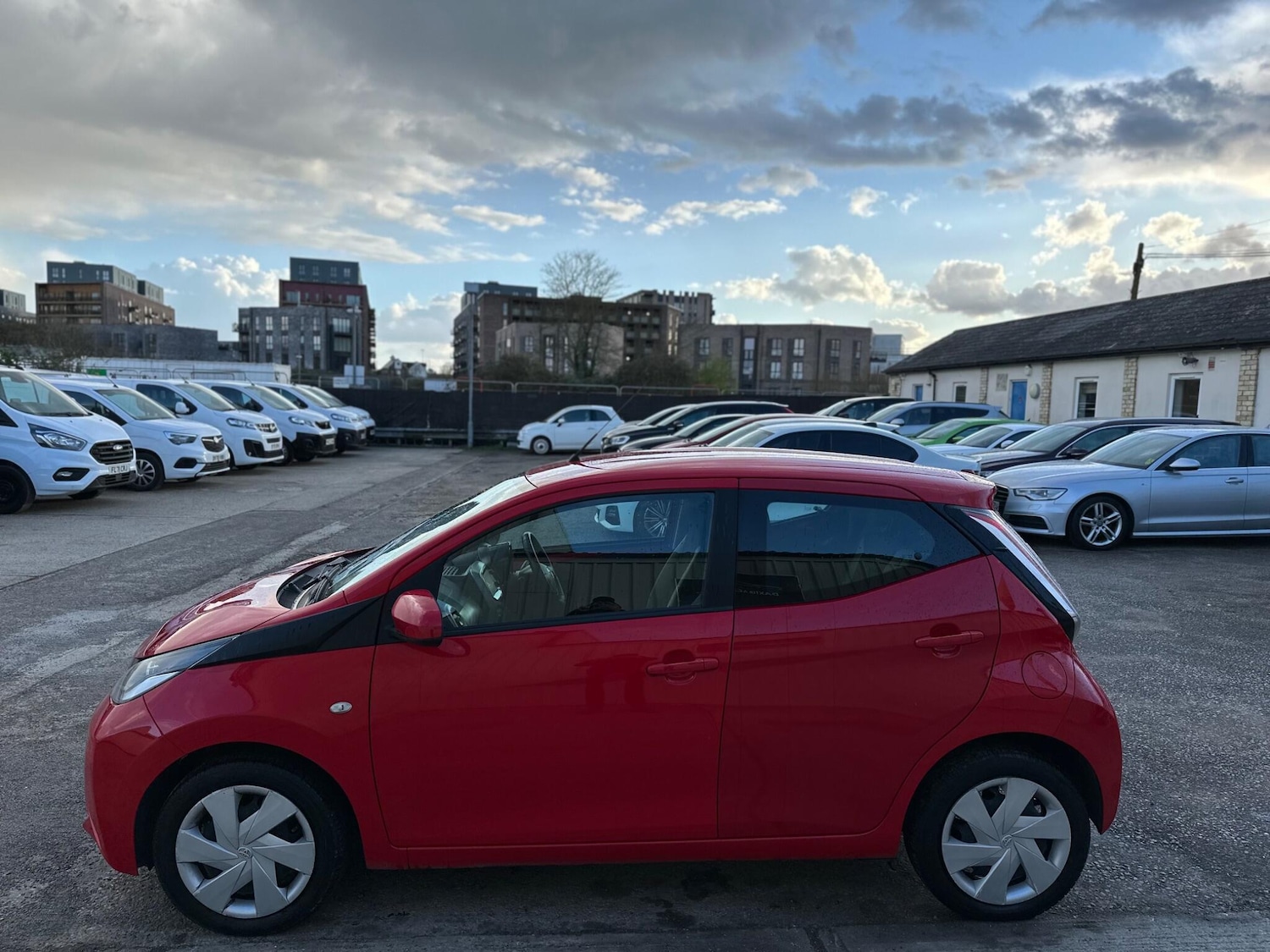 Used Toyota AYGO 2015 for sale - 77924955: Photo 18