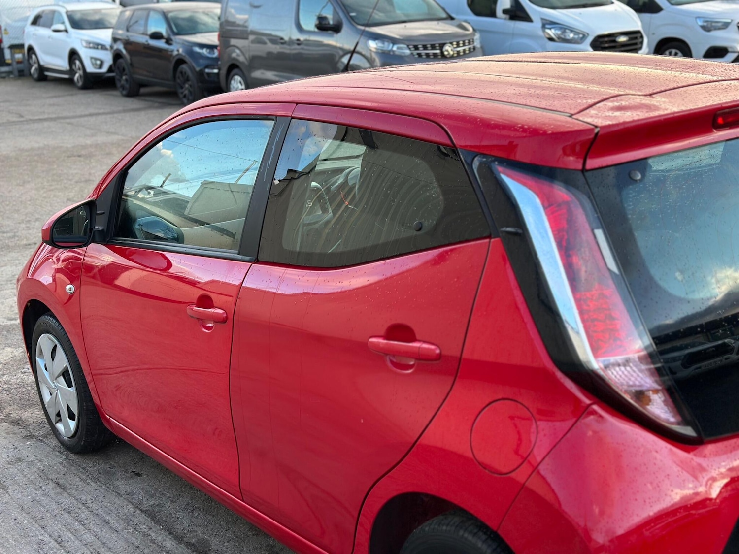 Used Toyota AYGO 2015 for sale - 77924955: Photo 24