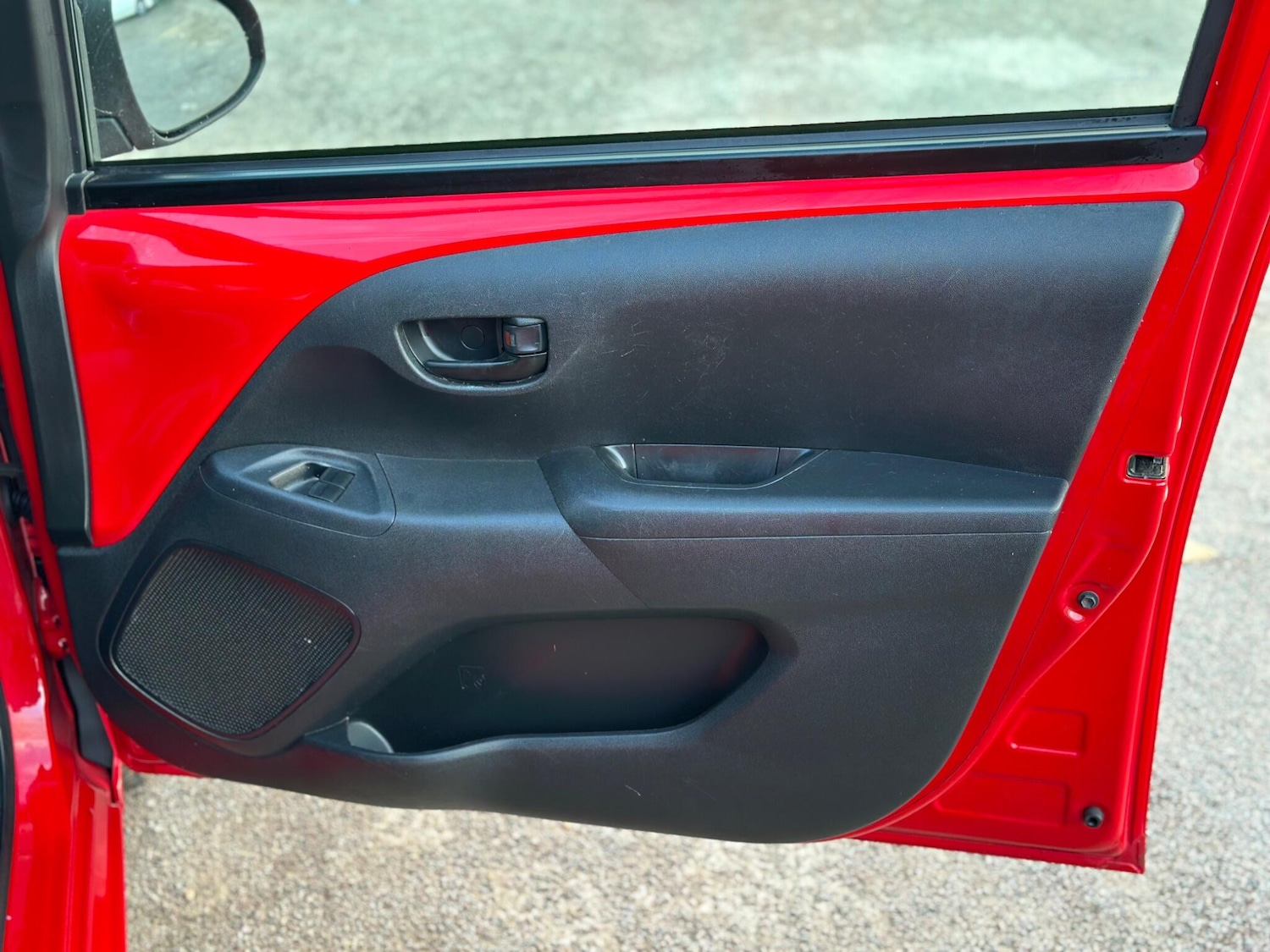 Used Toyota AYGO 2015 for sale - 77924955: Photo 26