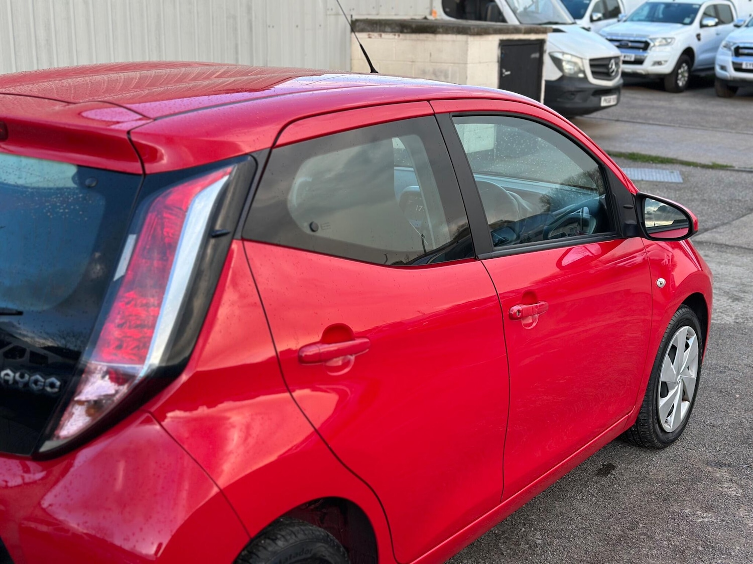 Used Toyota AYGO 2015 for sale - 77924955: Photo 27