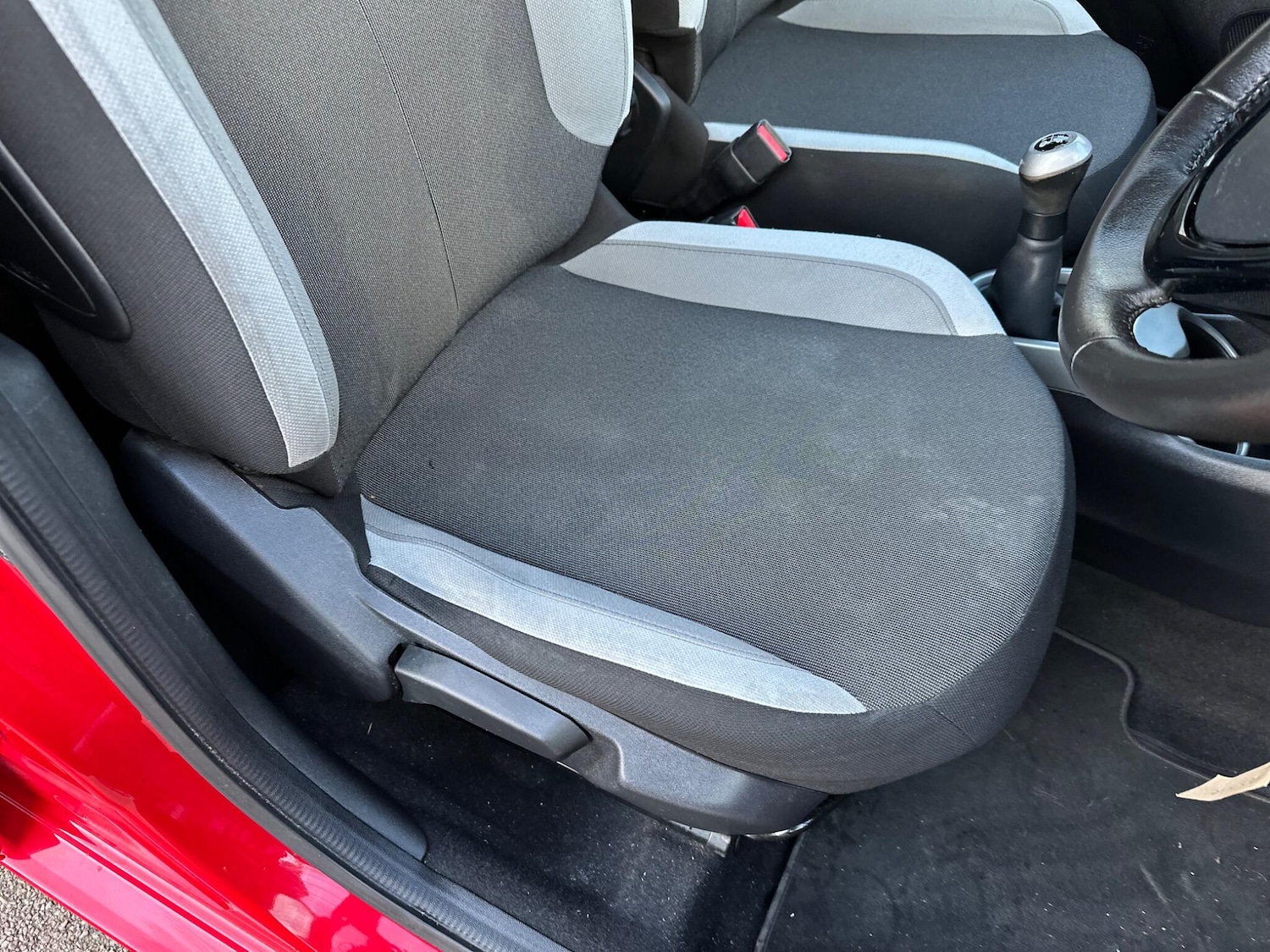 Used Toyota AYGO 2015 for sale - 77924955: Photo 29