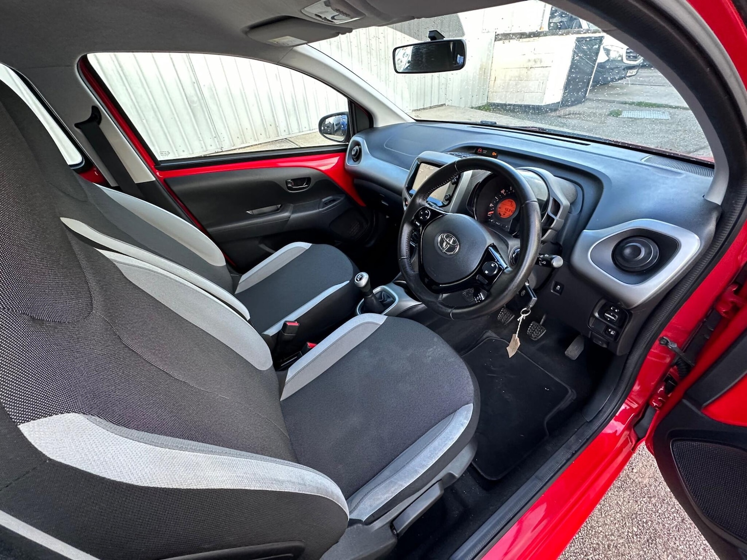 Used Toyota AYGO 2015 for sale - 77924955: Photo 31