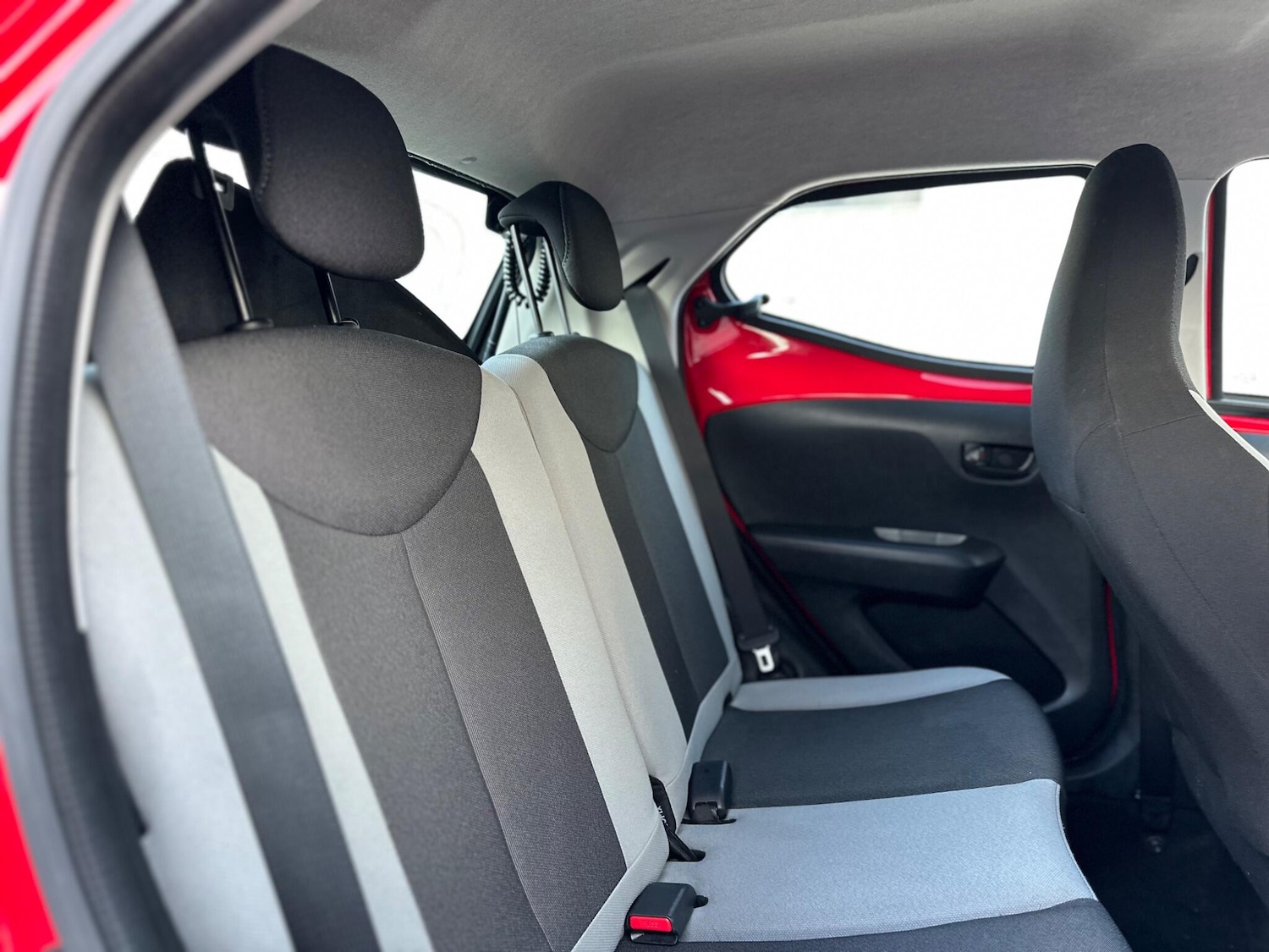 Used Toyota AYGO 2015 for sale - 77924955: Photo 34