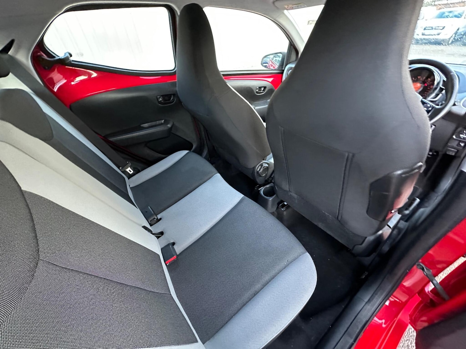 Used Toyota AYGO 2015 for sale - 77924955: Photo 38