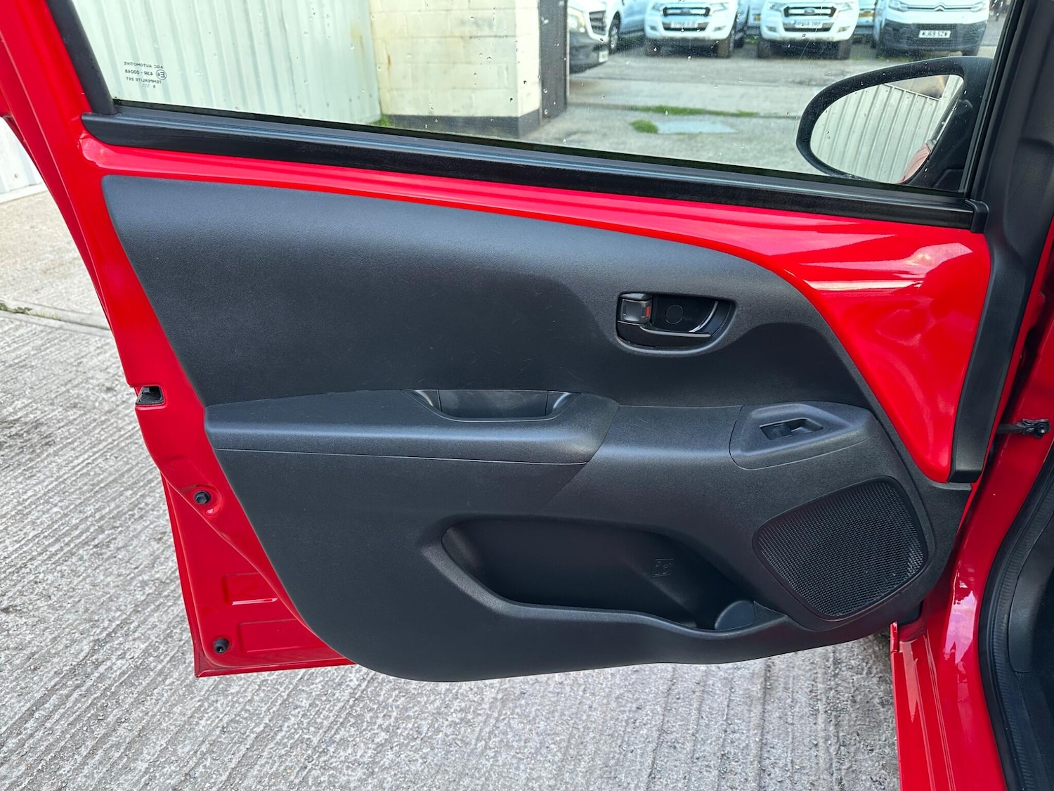 Used Toyota AYGO 2015 for sale - 77924955: Photo 44