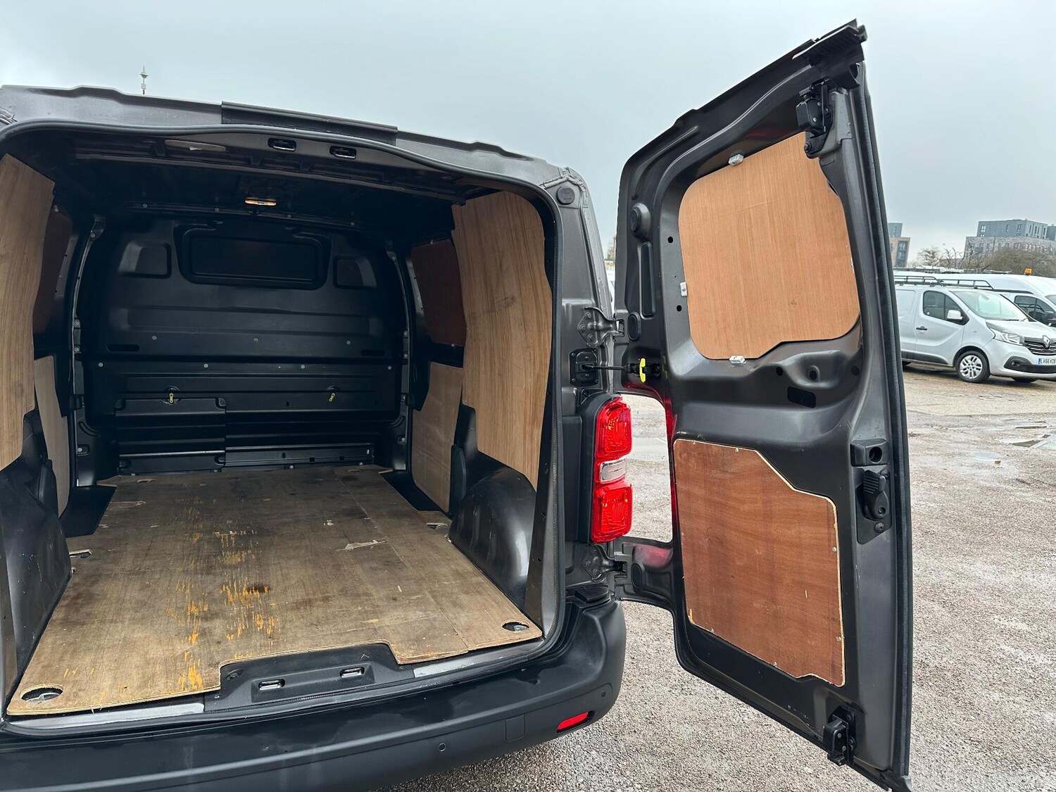 Used Peugeot Expert 2020 for sale - 77455450: Photo 46