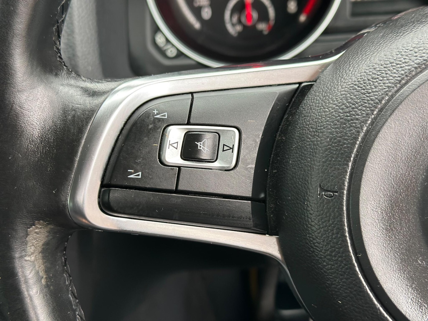 Used Volkswagen Scirocco 2015 for sale - 77611986: Photo 32