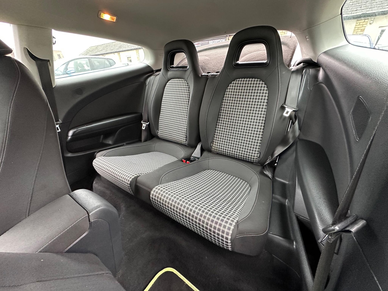 Used Volkswagen Scirocco 2015 for sale - 77611986: Photo 9