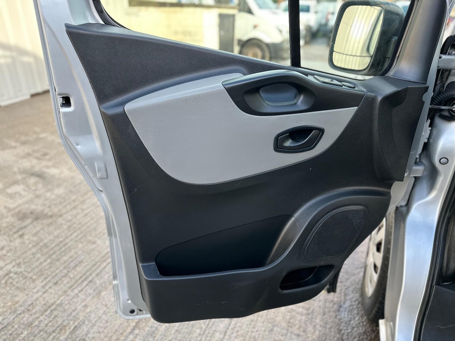 Used Renault Trafic 2019 for sale - 76337343: Photo 48
