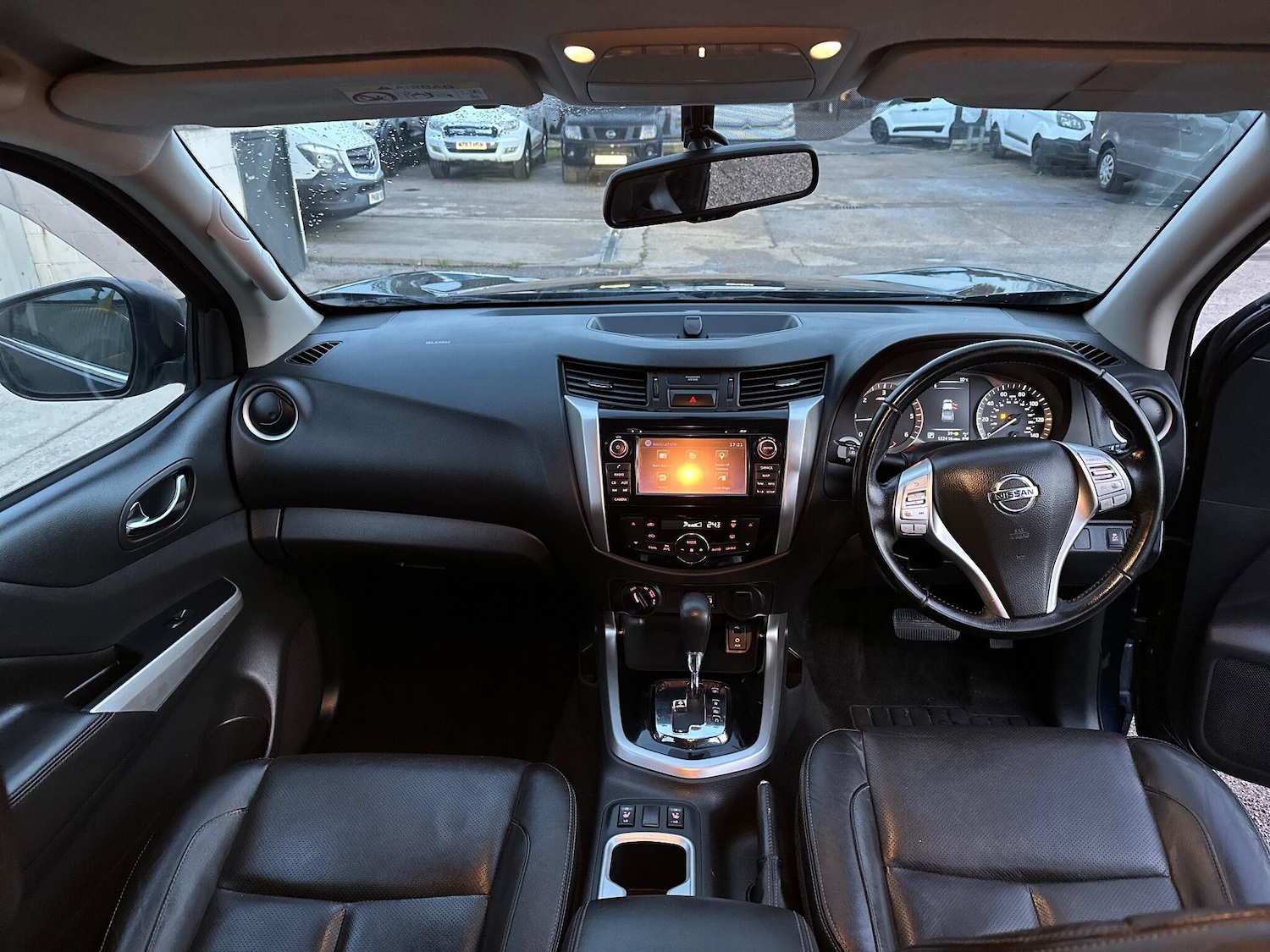 Used Nissan Navara 2018 for sale - 76549879: Photo 15