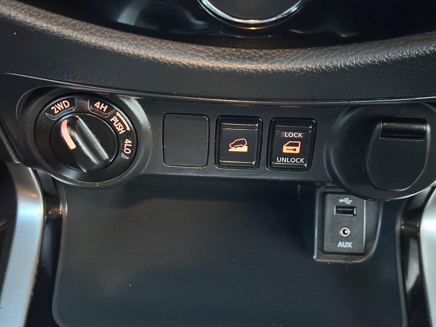 Used Nissan Navara 2018 for sale - 76549879: Photo 43