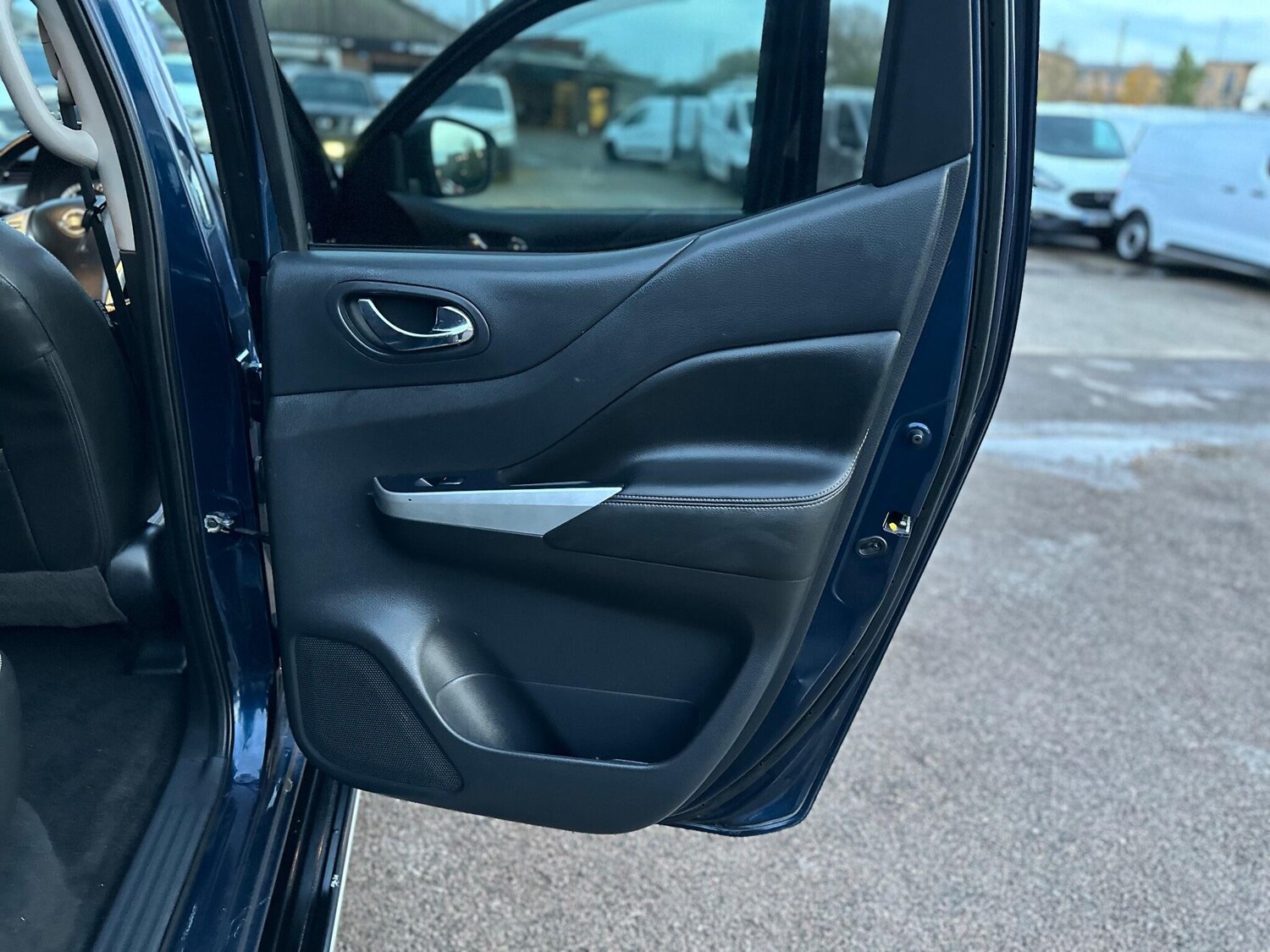 Used Nissan Navara 2018 for sale - 76549879: Photo 48