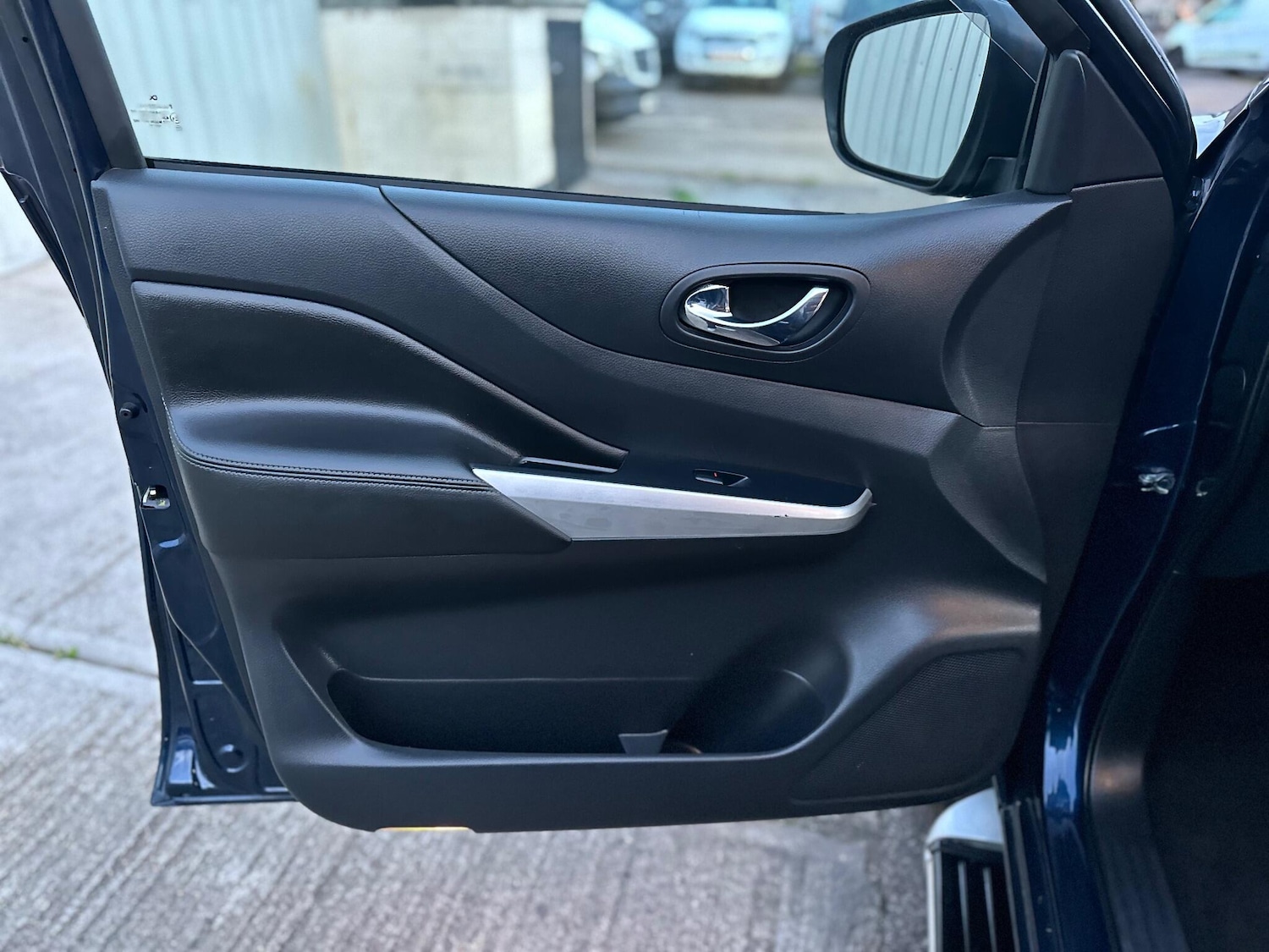 Used Nissan Navara 2018 for sale - 76549879: Photo 61