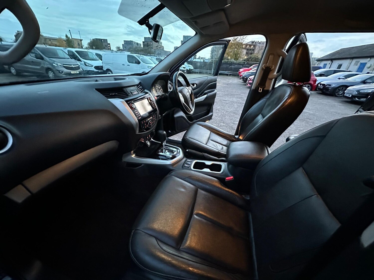 Used Nissan Navara 2018 for sale - 76549879: Photo 64