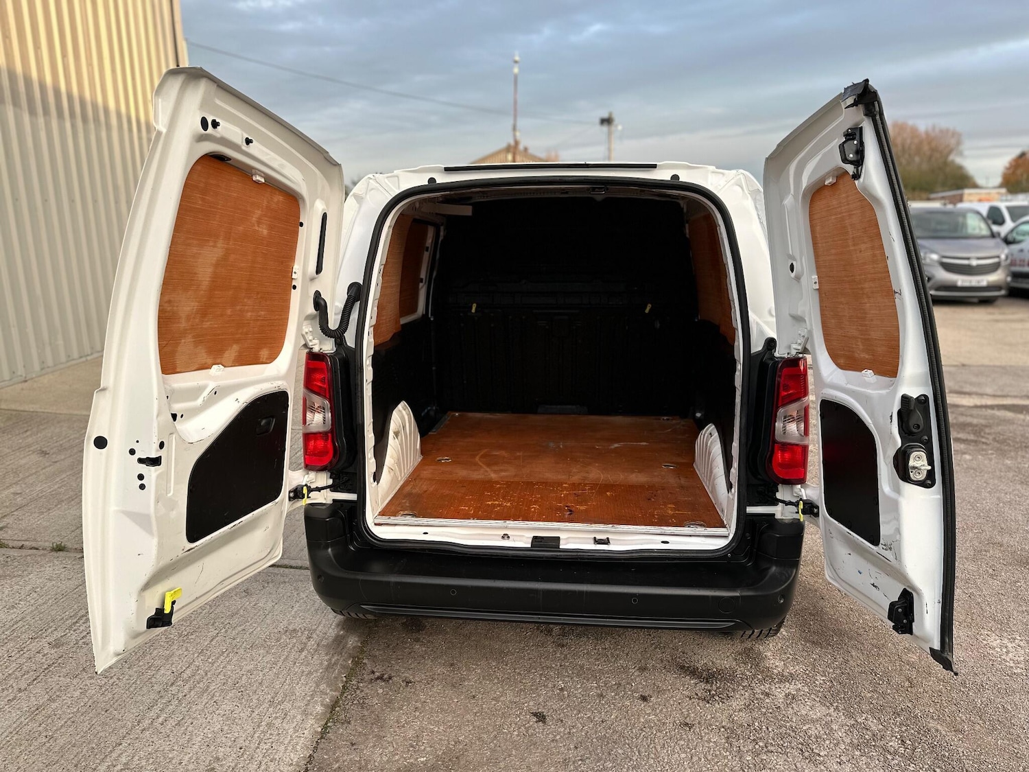 Used Peugeot Partner 2020 for sale - 76499470: Photo 43