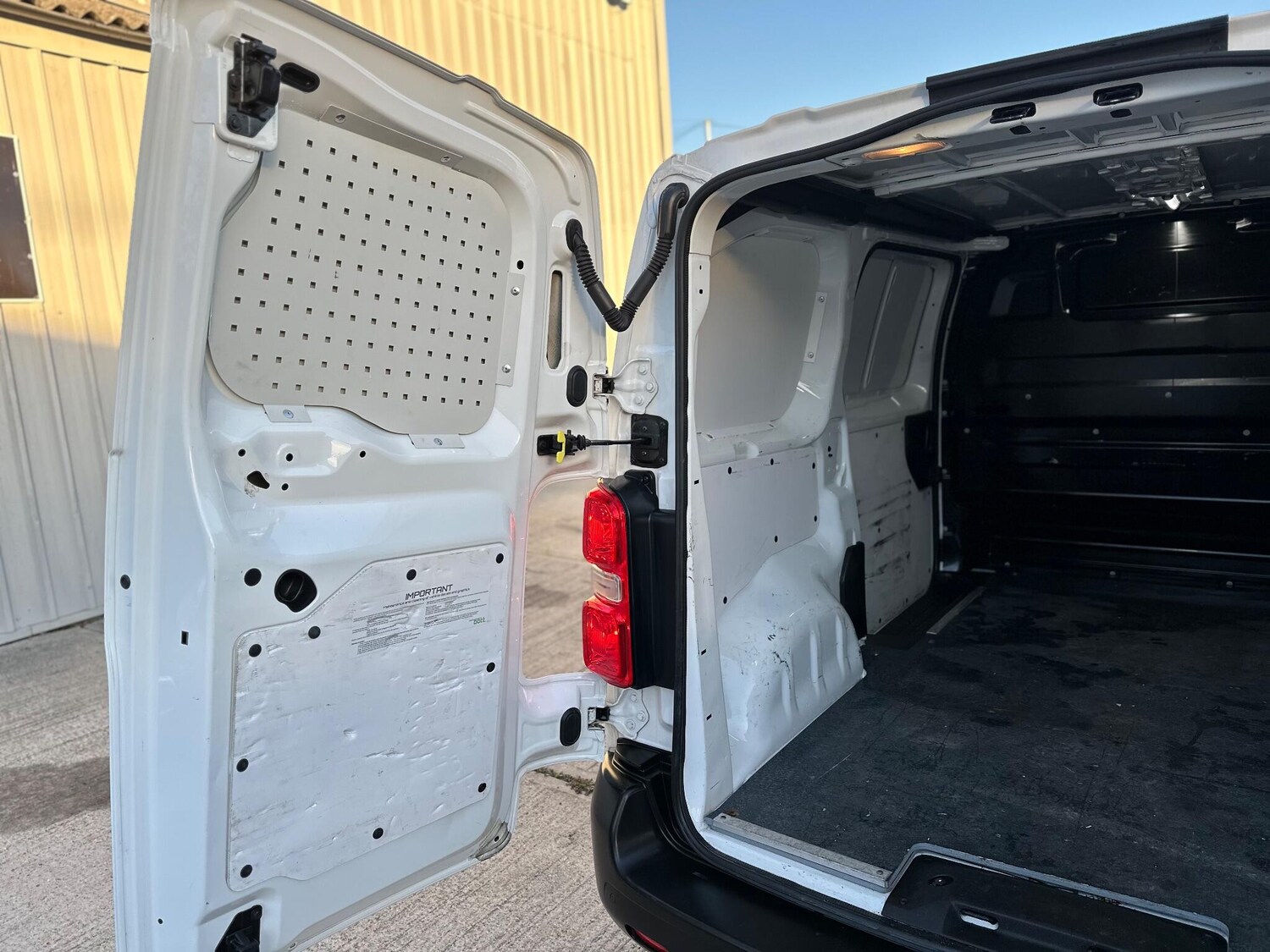 Used Vauxhall Vivaro 2022 for sale - 76473041: Photo 51