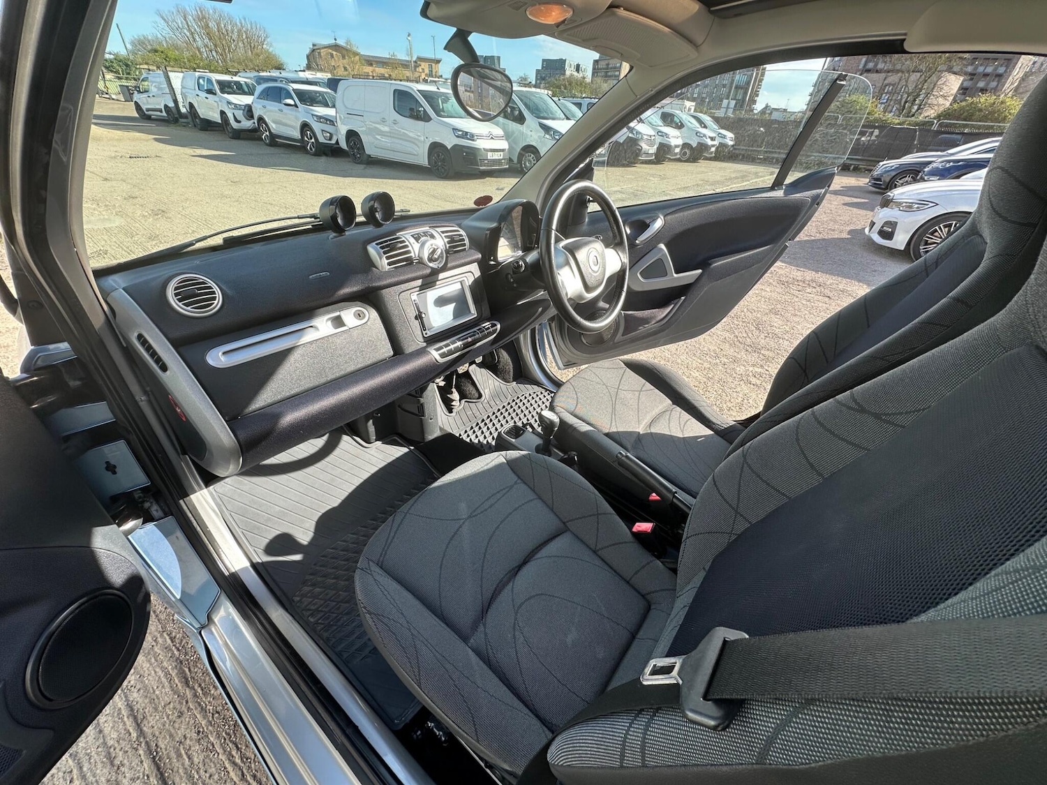 Used smart fortwo 2011 for sale - 78047637: Photo 14