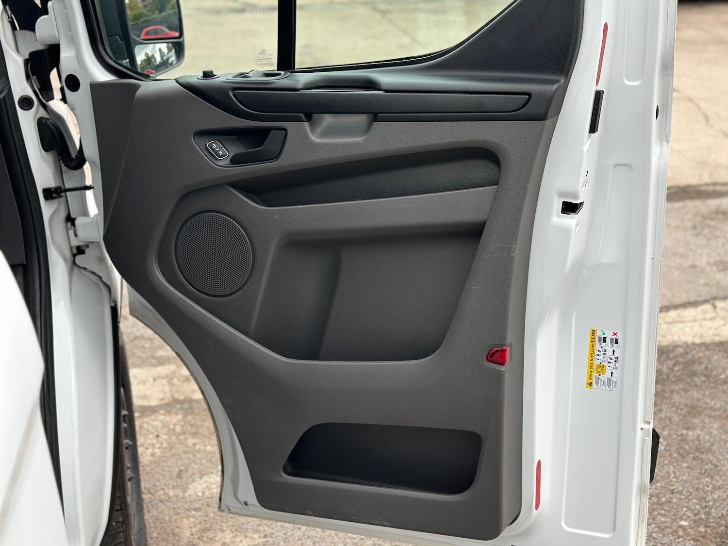 Used Ford Transit Custom 2018 for sale - 76337293: Photo 28