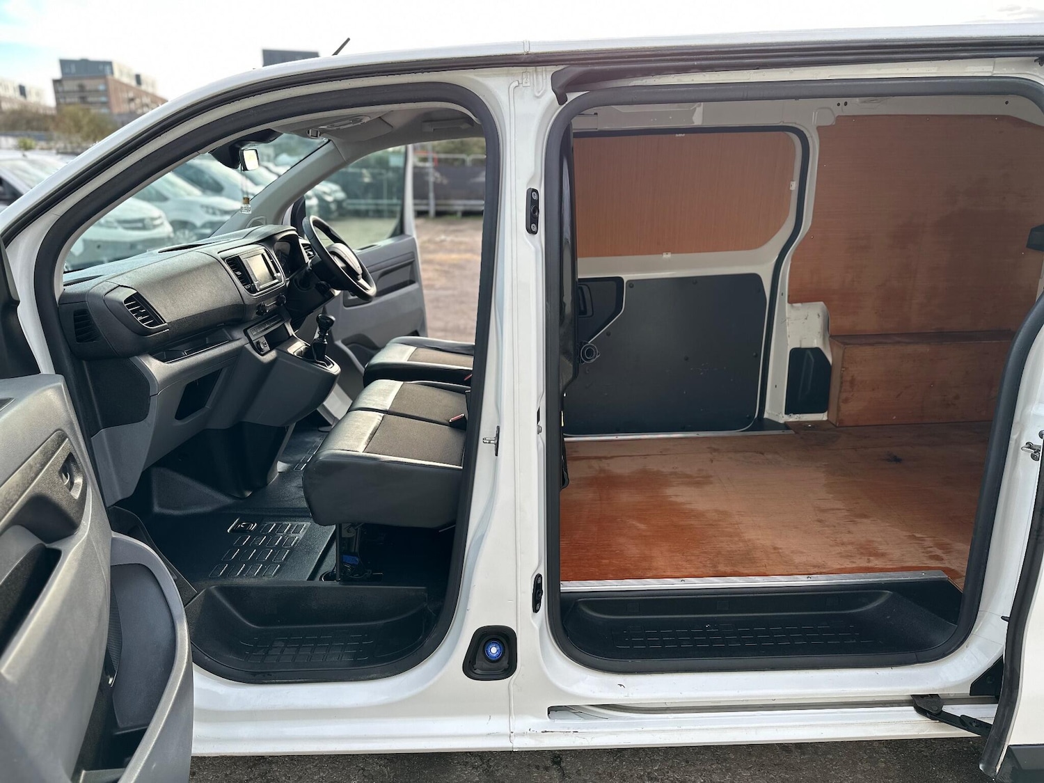 Used Peugeot Expert 2020 for sale - 76562437: Photo 34