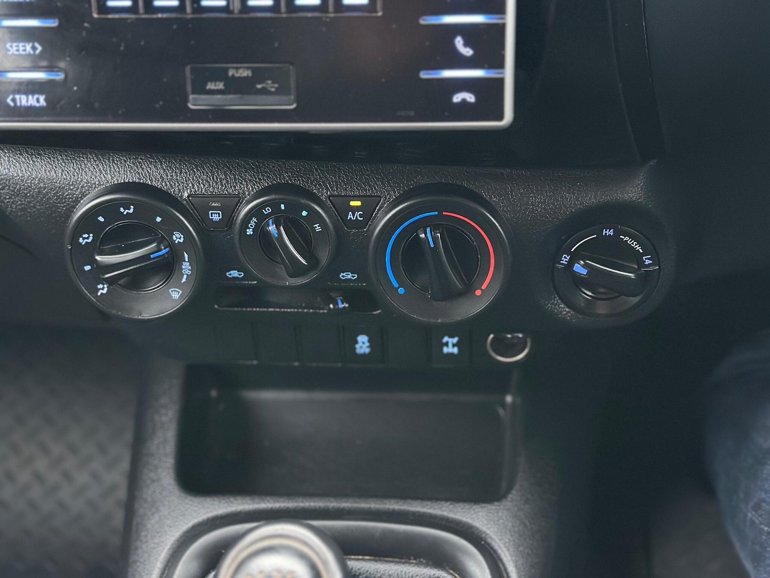 Used Toyota Hilux for sale - 77291294: Photo 39