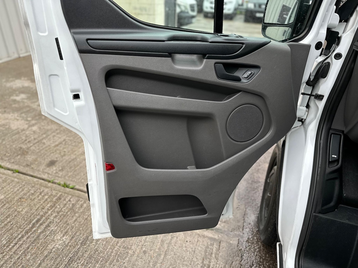 Used Ford Transit Custom 2018 for sale - 76990949: Photo 53