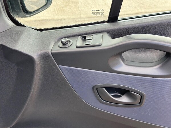 Used Vauxhall Vivaro 2016 for sale - 76060911: Photo 32