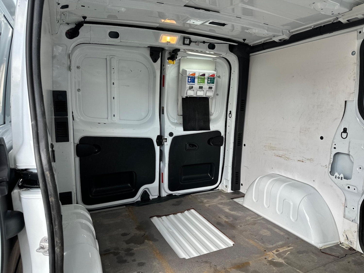 Used Vauxhall Vivaro 2016 for sale - 76060911: Photo 41