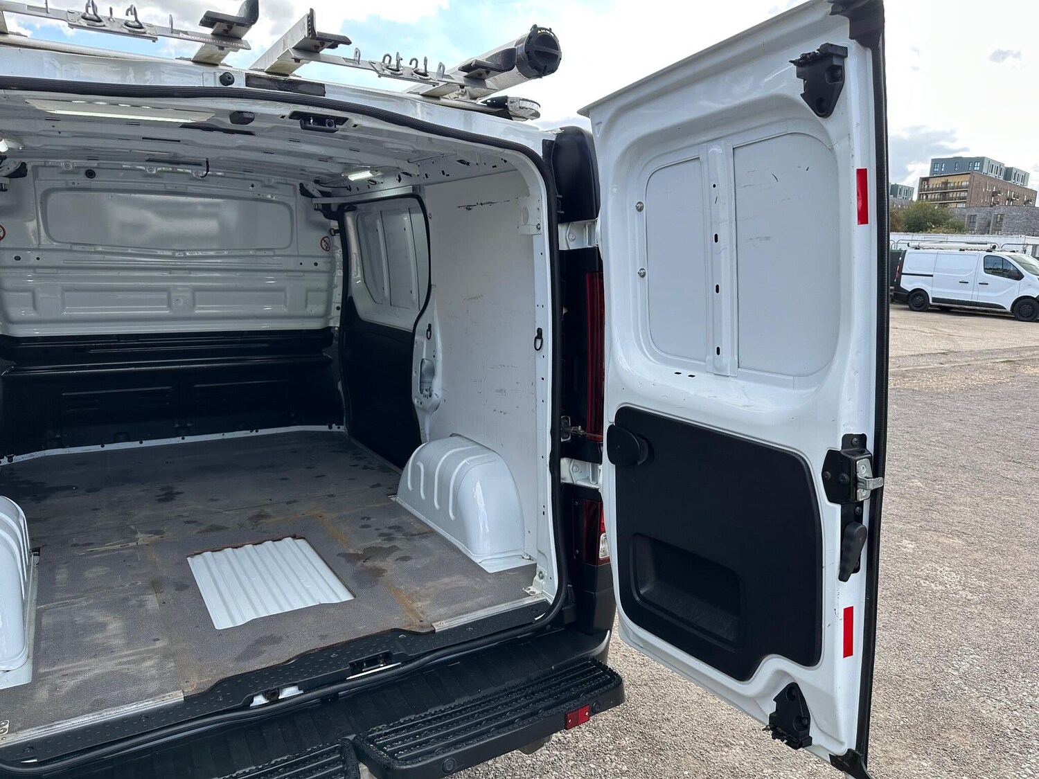 Used Vauxhall Vivaro 2016 for sale - 76060911: Photo 42