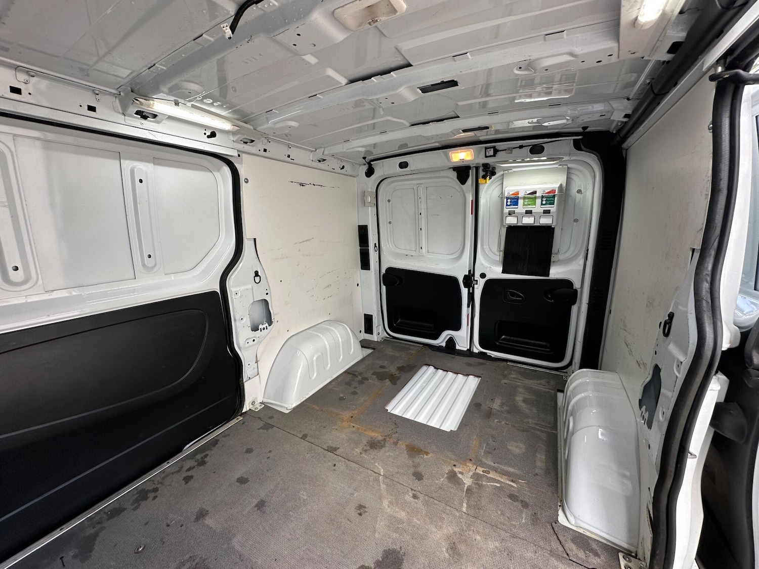 Used Vauxhall Vivaro 2016 for sale - 76060911: Photo 47