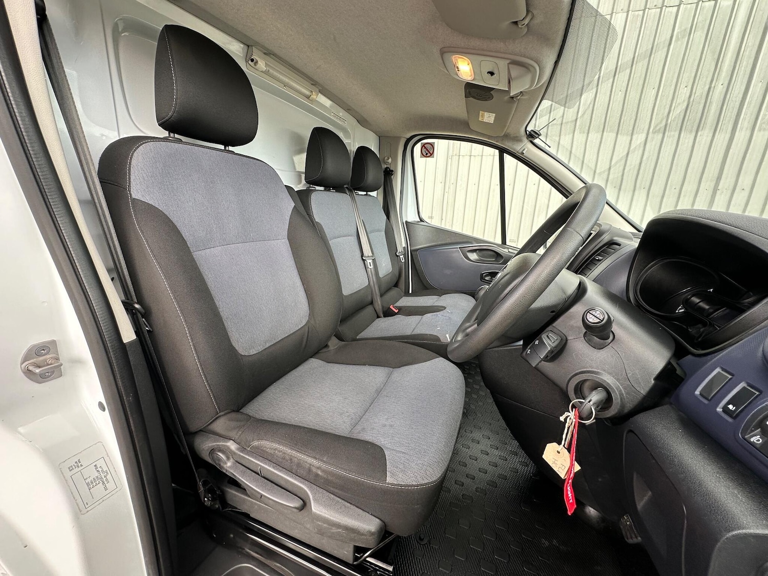 Used Vauxhall Vivaro 2016 for sale - 76060911: Photo 9