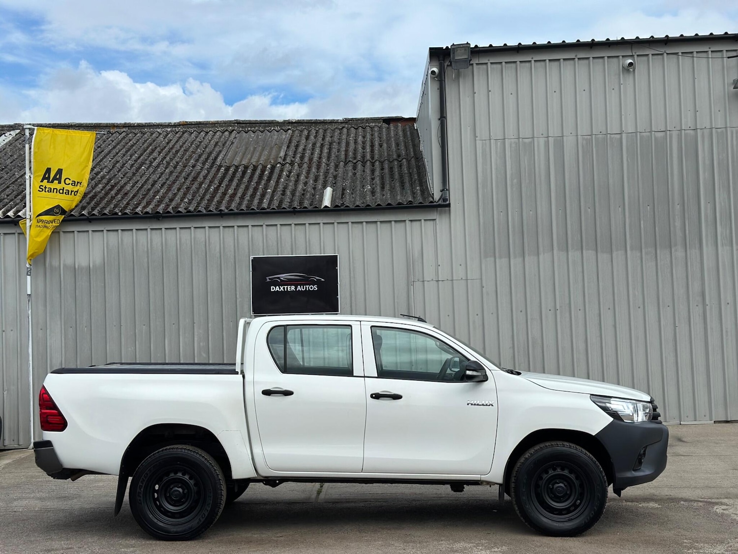 Used Toyota Hilux for sale - 78135770: Photo 24