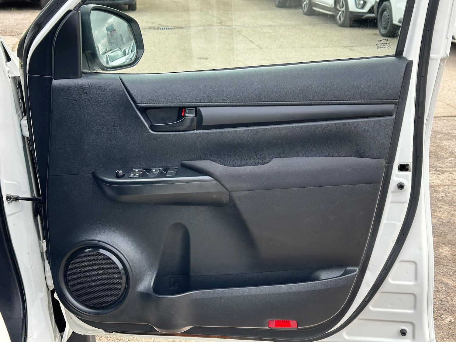 Used Toyota Hilux for sale - 78135770: Photo 33