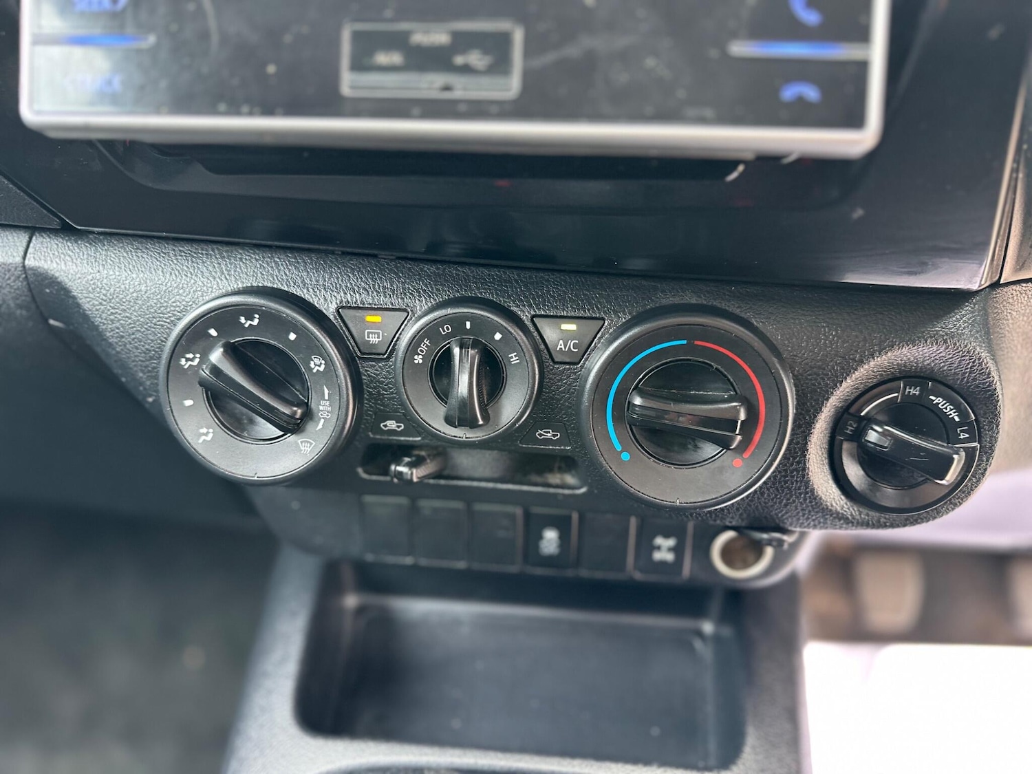 Used Toyota Hilux for sale - 78135770: Photo 40