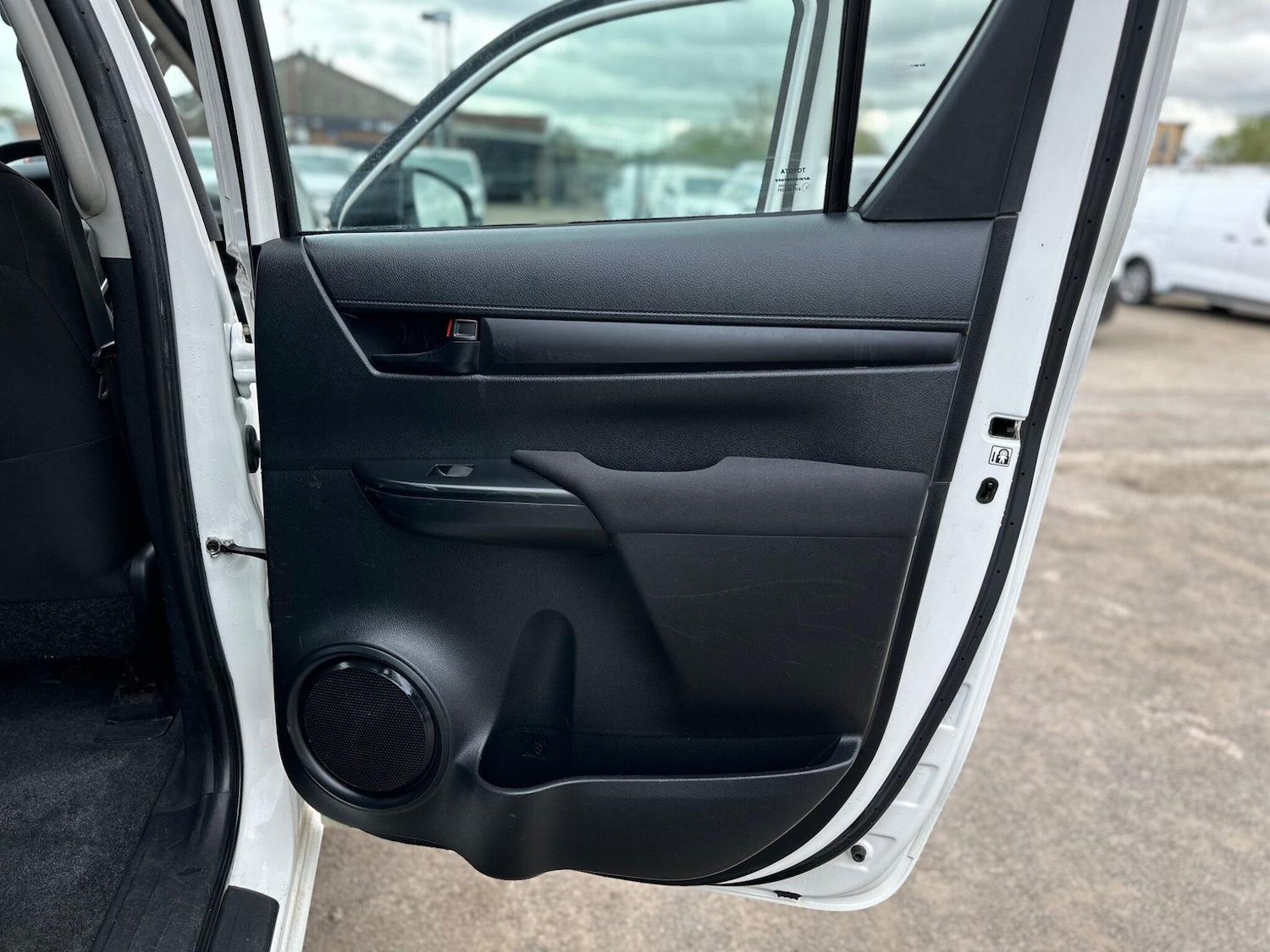 Used Toyota Hilux for sale - 78135770: Photo 42