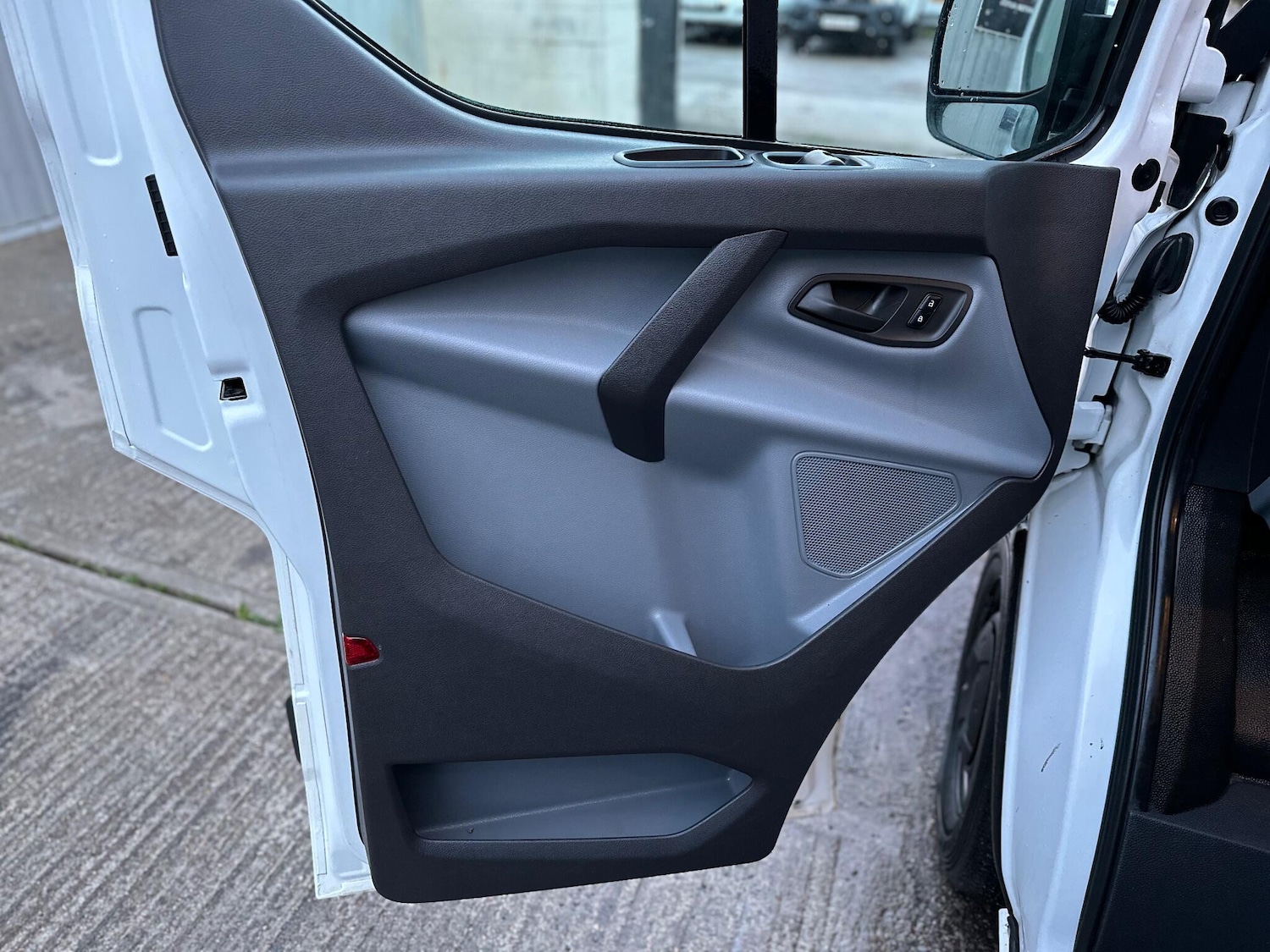 Used Ford Transit Custom 2016 for sale - 77305594: Photo 32